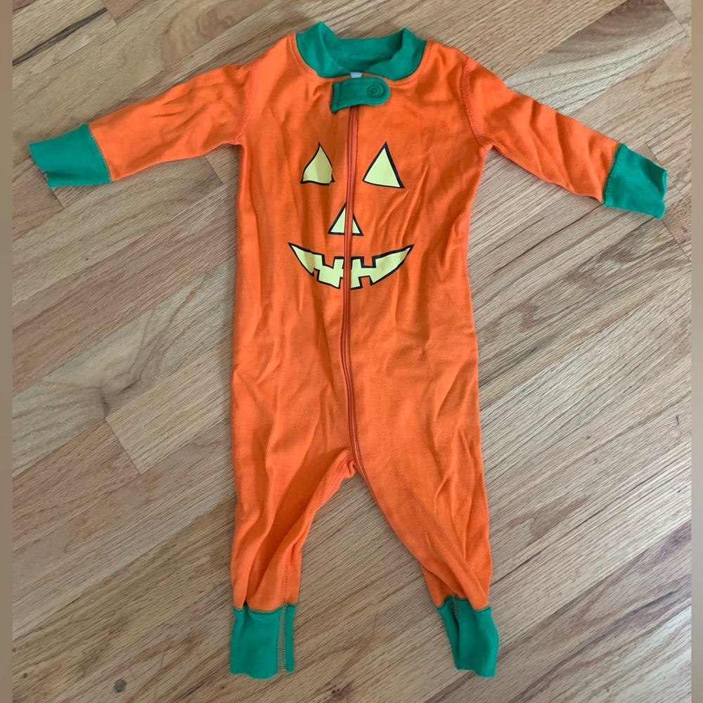 Hanna Andersson Halloween pajamas, size 60 (3-6 months)